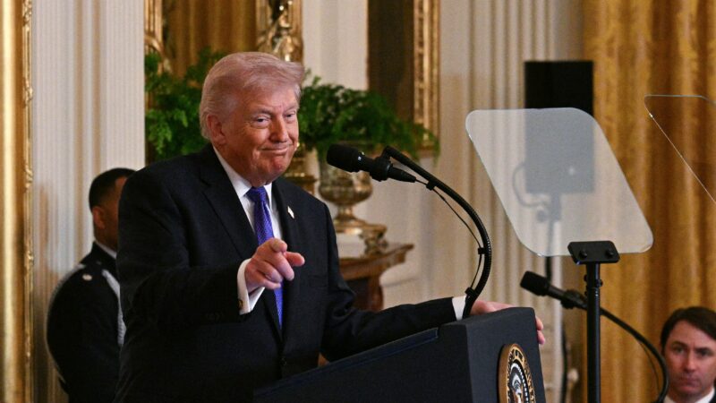 Trump diz que empresas dos EUA estão produzindo armas sob ‘ordens emergenciais’