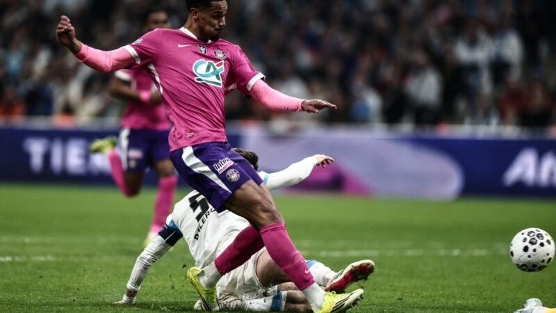 Atacante ex-Athletico-PR vibra com bom início no Toulouse e destaque contra o Olympique