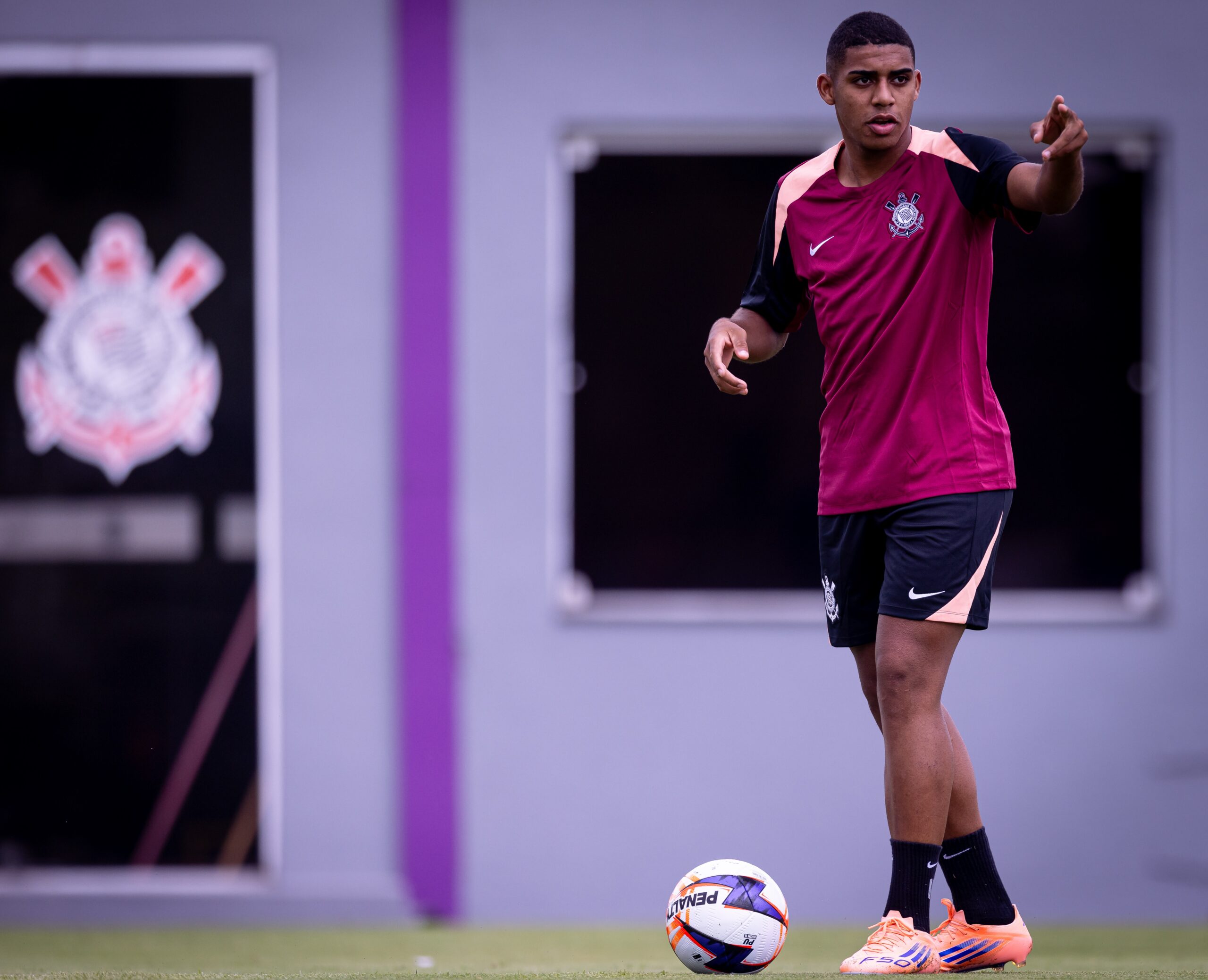 Gui Negão se machuca em treino da Seleção Sub-20 e vira desfalque no Corinthians