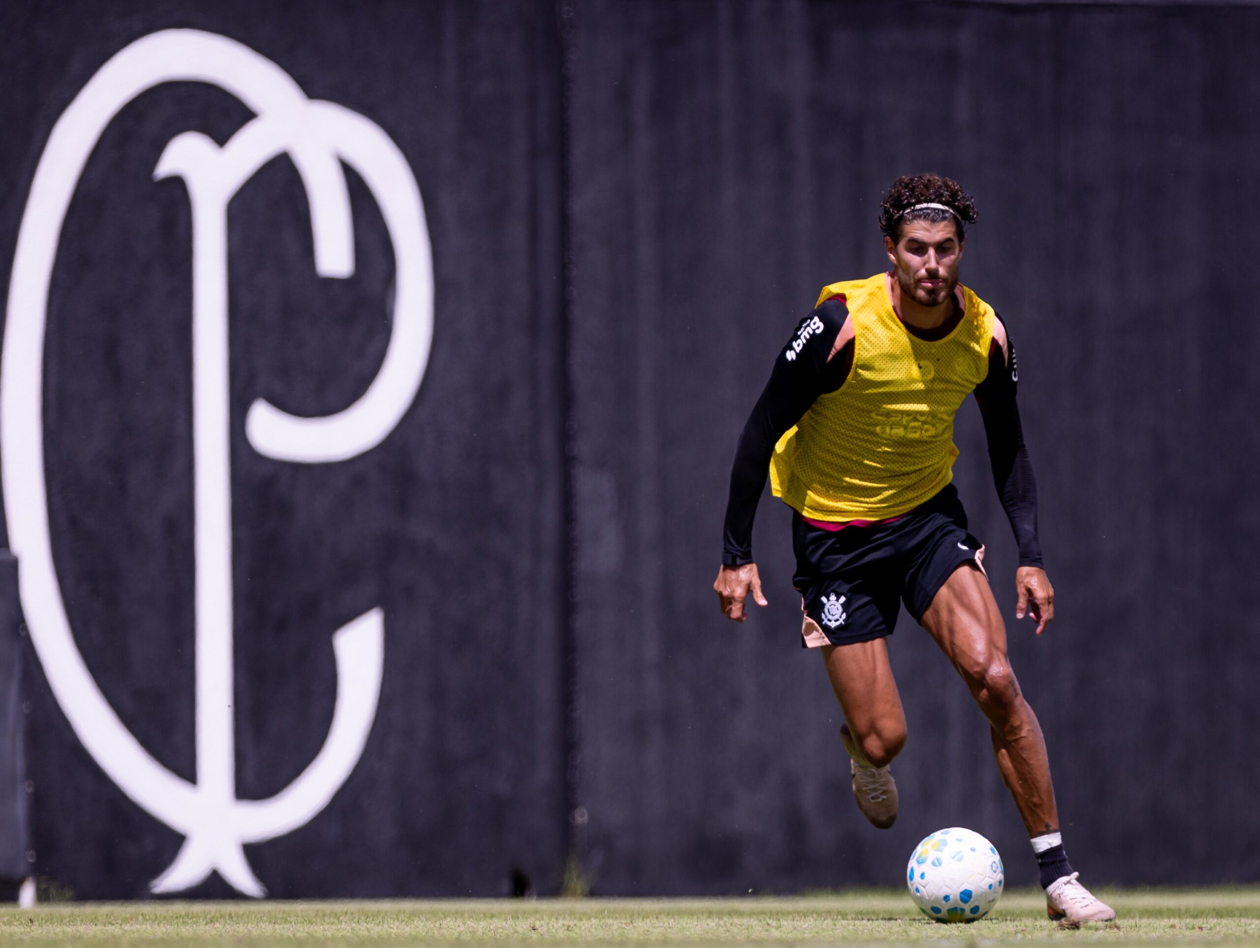 Corinthians define permanência de Pedro Raul no elenco para disputa da Libertadores
