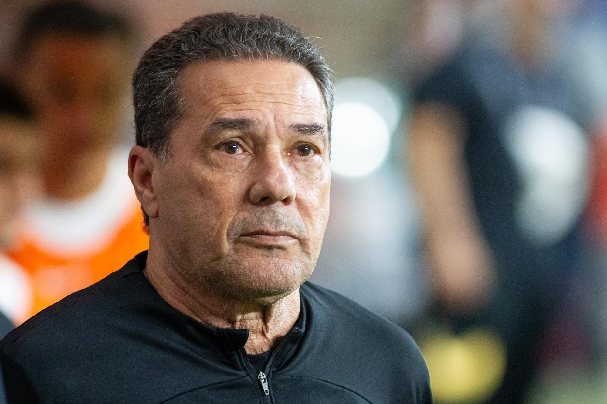 Vanderlei Luxemburgo explica internação em UTI e brinca após alta: “Enverga, mas não quebra”