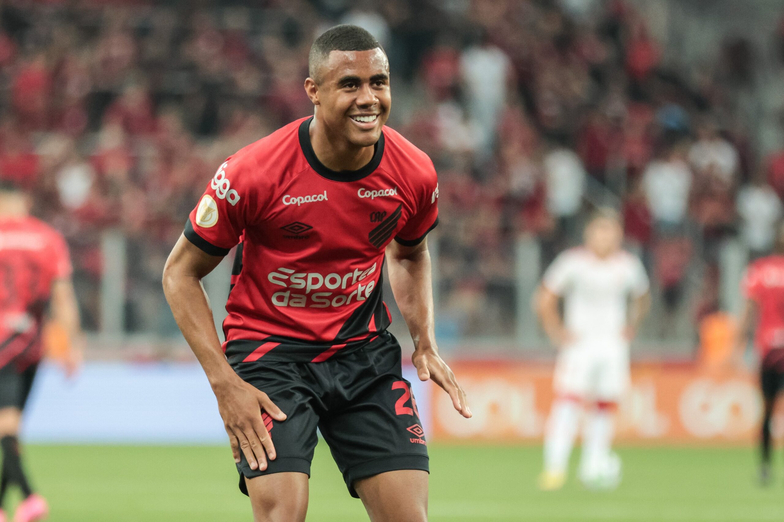 Em alta no Bahia, Erick revê o Athletico, clube em que fez história e disputou quase 300 jogos