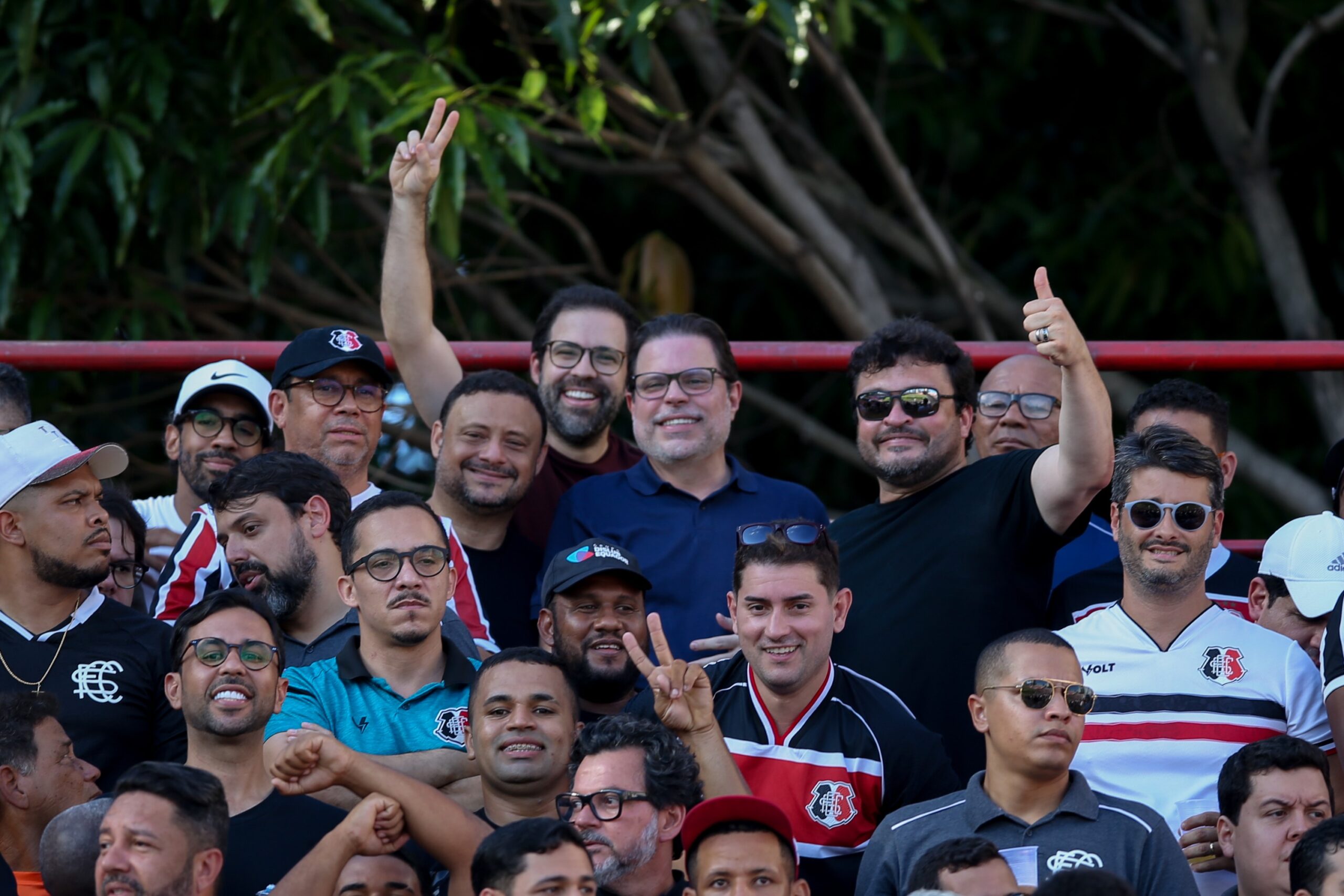 Santa Cruz volta a pagar salários e vai jogar em dia decisão da Copa do Brasil