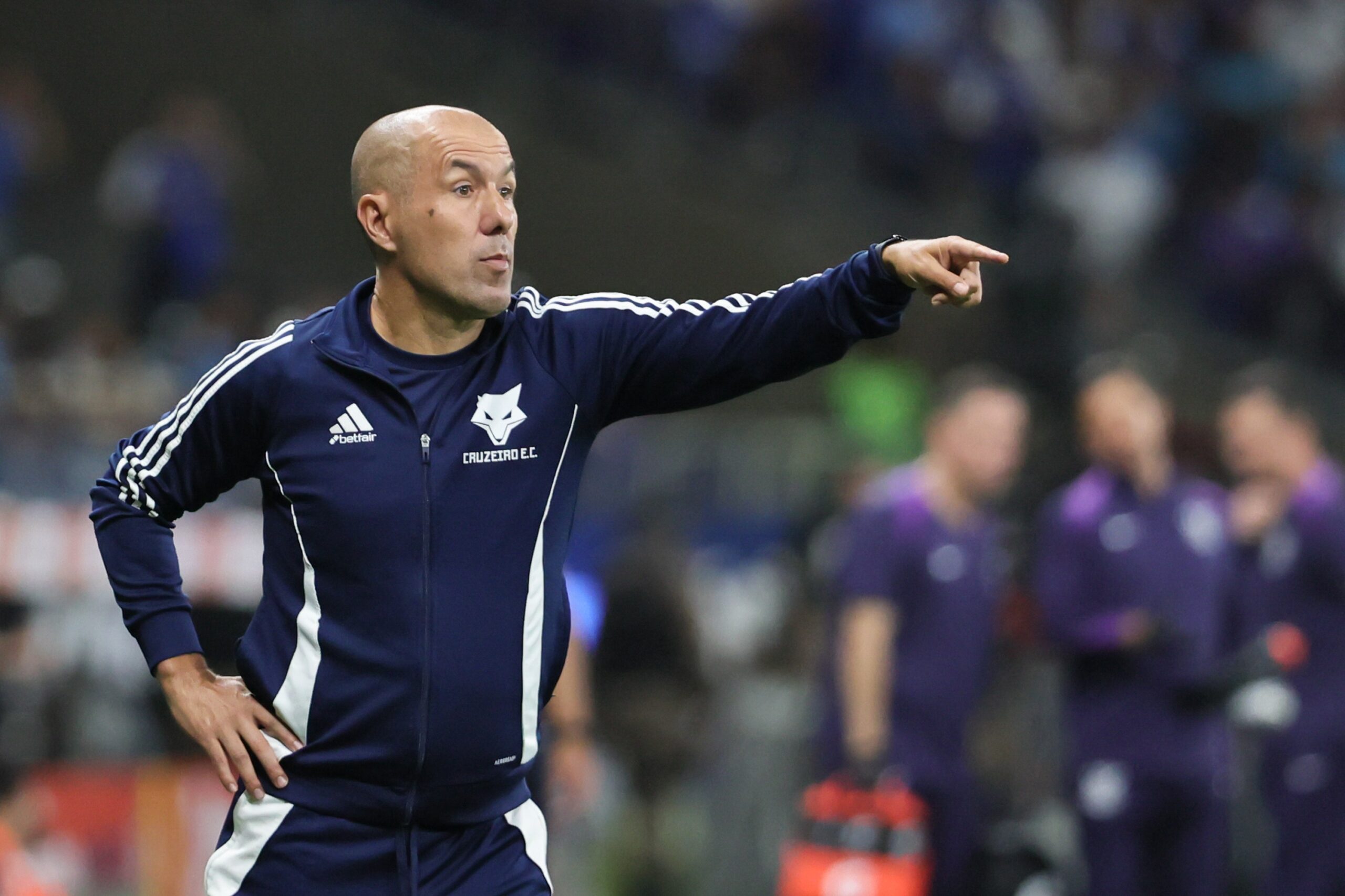 Flamengo acerta a contratação de Leonardo Jardim, que é aguardado no Rio nesta terça