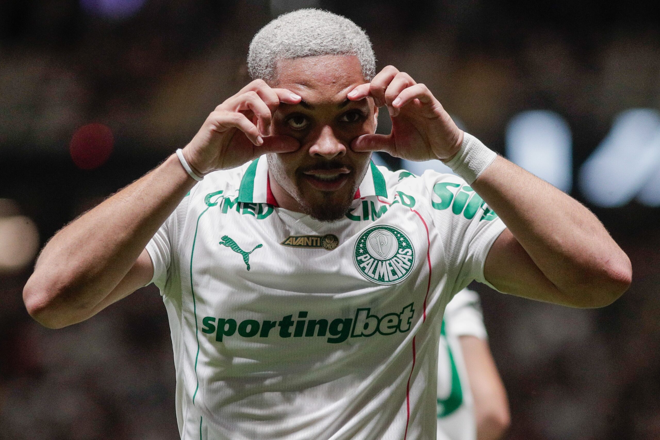 Vitor Roque, Neymar e Marlon entram no top 5 pontuações do Cartola 2026; veja lista