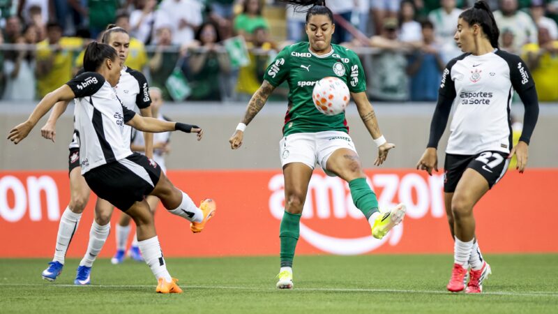 Brasileiro Feminino volta após Data Fifa com clássicos; veja onde assistir ao vivo