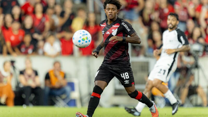 Dupla do Athletico é convocada para seleção sub-20 e deve ser desfalque contra o Botafogo