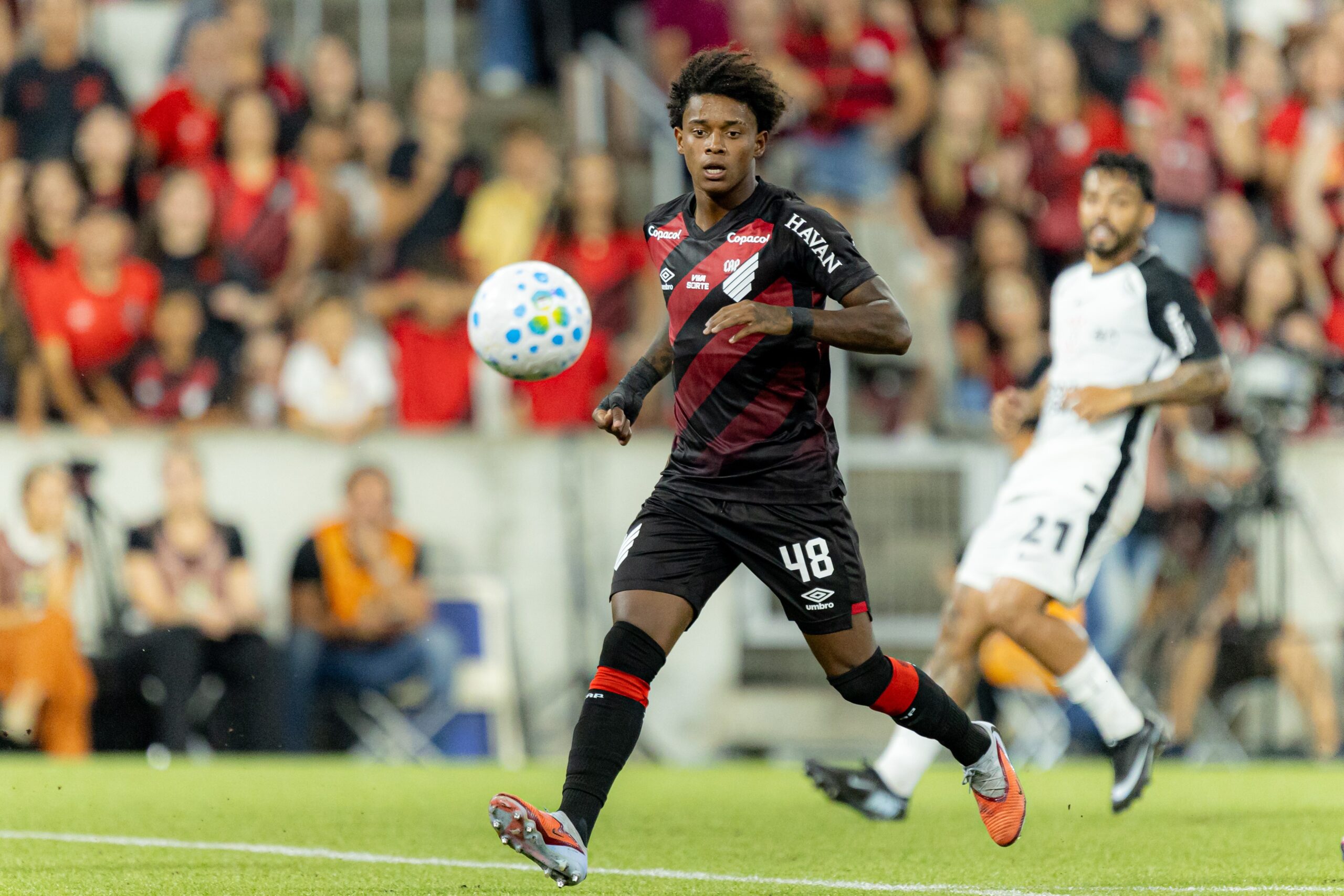 Dupla do Athletico é convocada para seleção sub-20 e deve ser desfalque contra o Botafogo