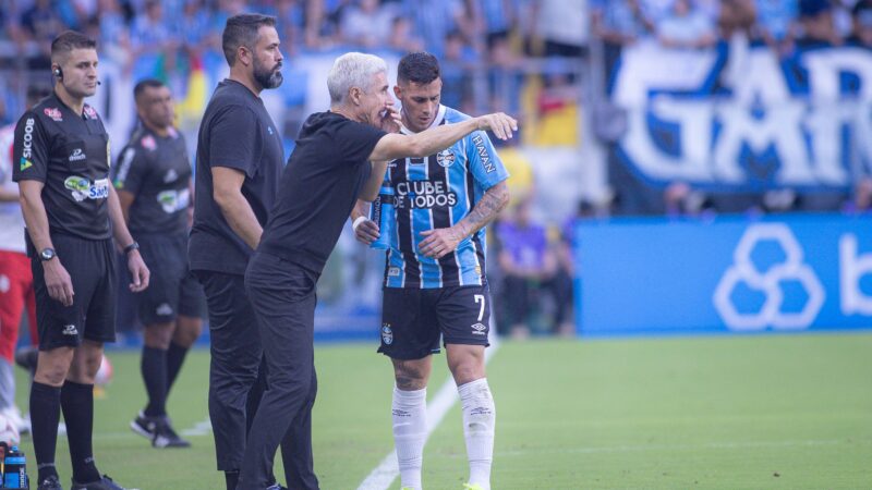 Pavon reverte vaias no Grêmio mesmo com jejum de 50 jogos