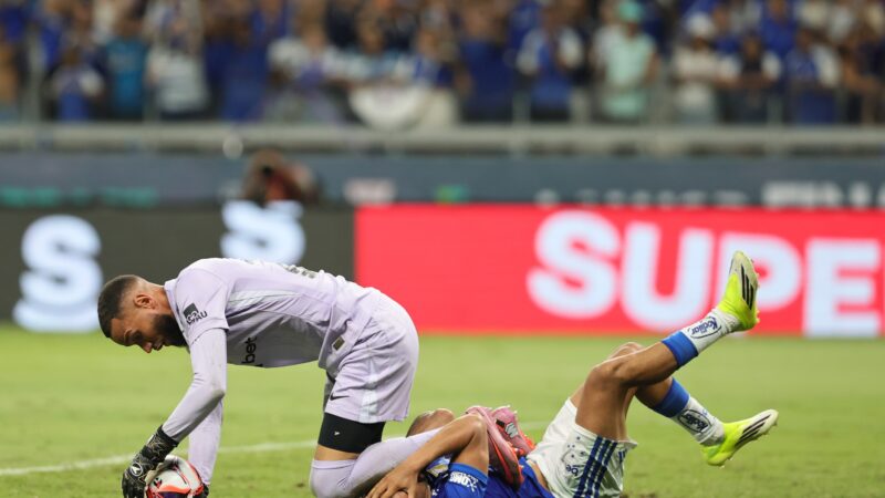 Em post, Everson fala em cenas lamentáveis na briga entre Cruzeiro e Atlético-MG: “Peço compreensão”