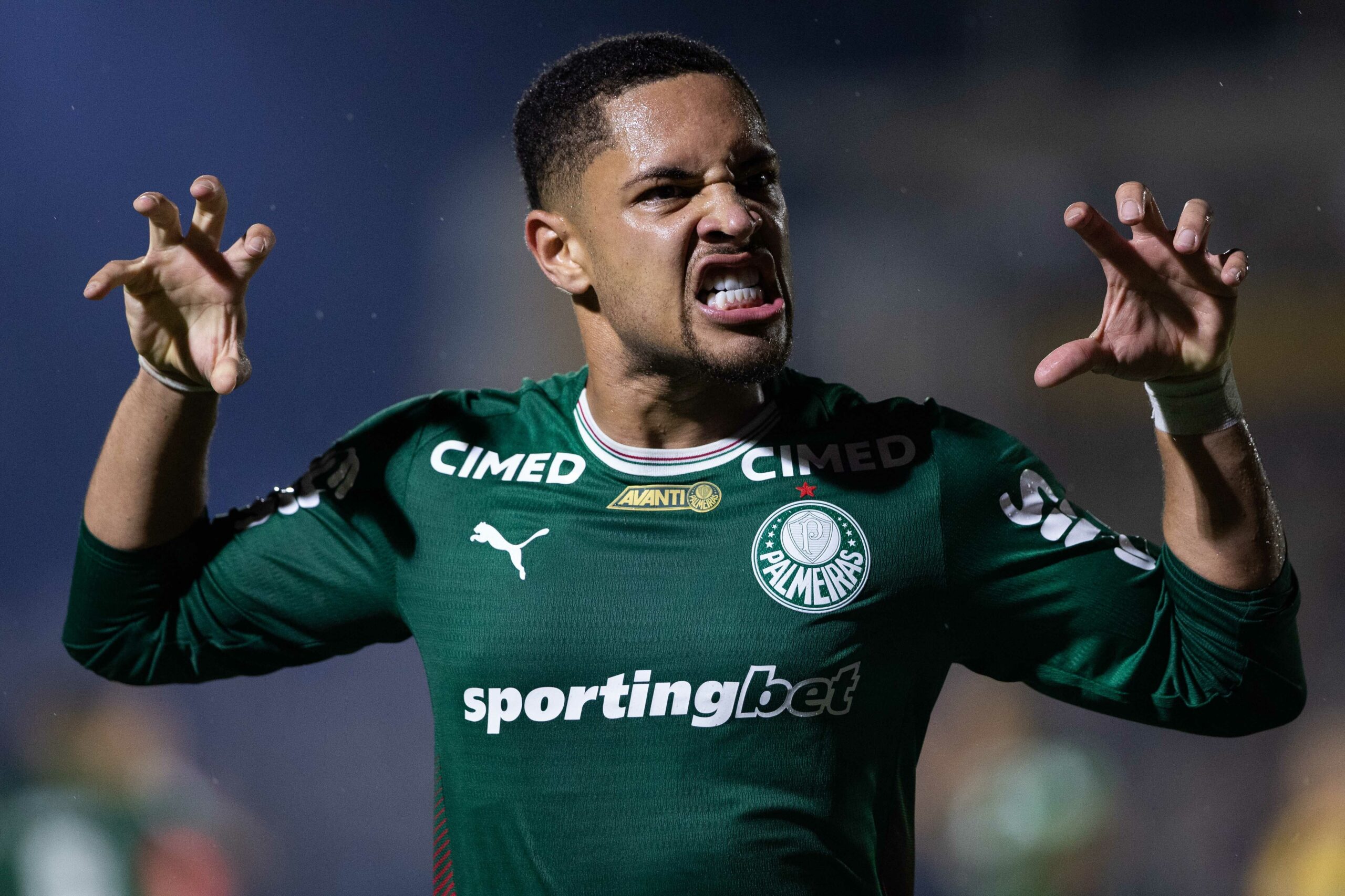 Vitor Roque celebra primeiro título pelo Palmeiras e mira Copa: “Seria um sonho realizado”