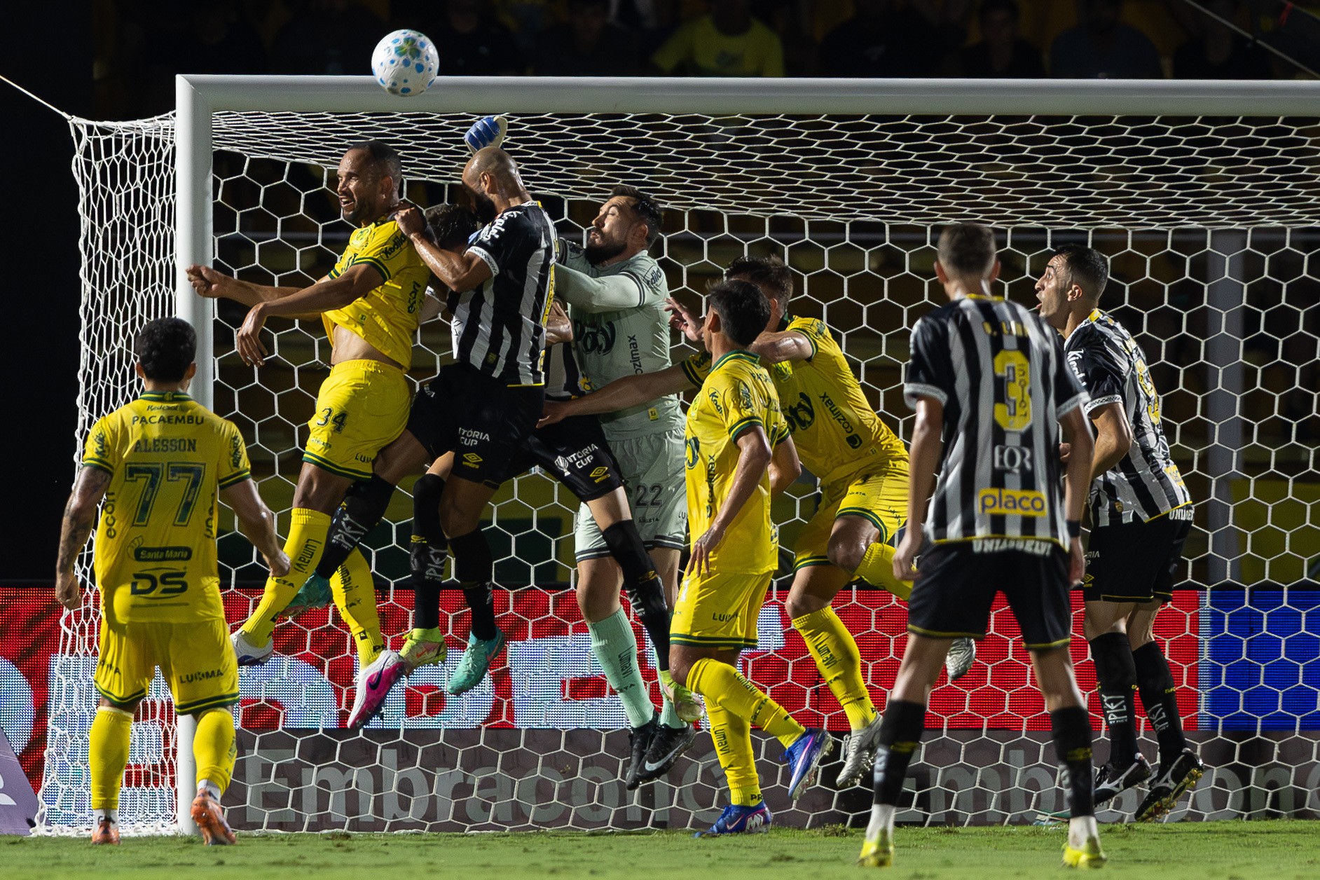 Atuações do Mirassol: trio se destaca, mas falhas individuais custam vitória; dê suas notas