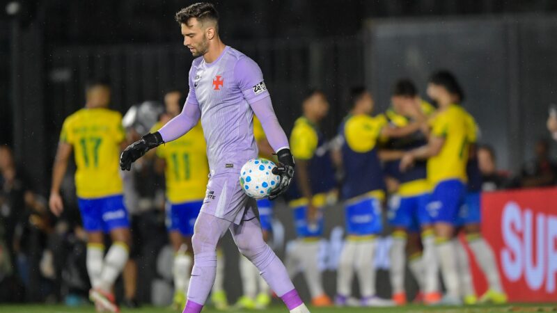 Alerta na defesa: Vasco busca não ser vazado em São Januário pelo Brasileirão após seis meses