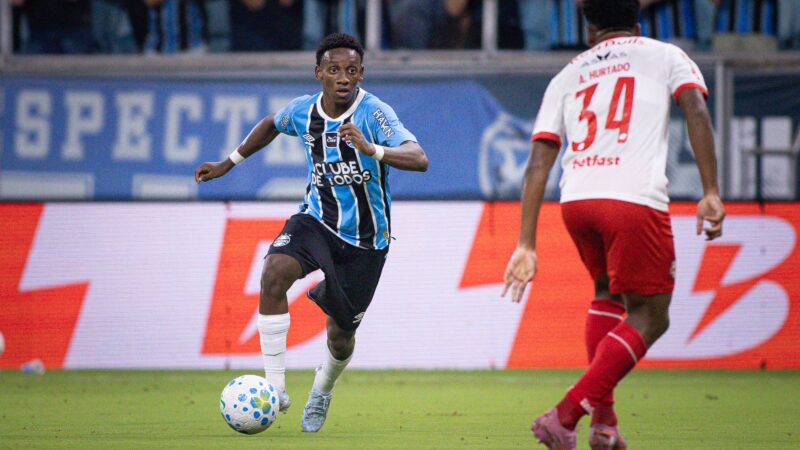 Bastidores: Gabriel Mec ganha mais chances no Grêmio e pode receber nova oferta da Europa