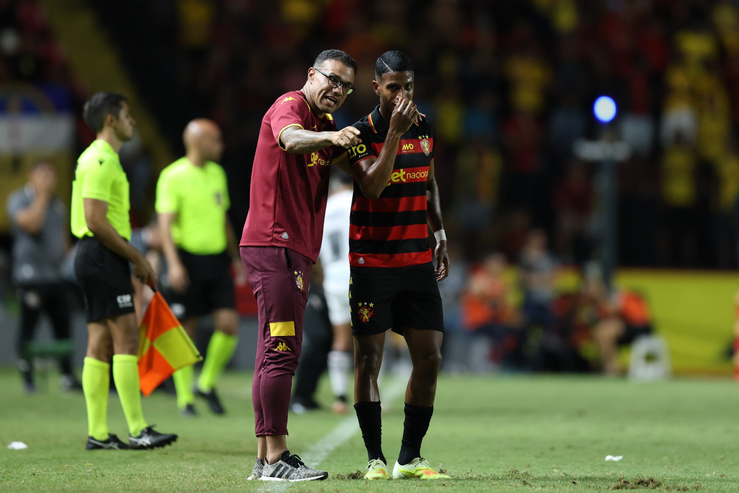 Bastidores: tensões internas e mau rendimento levam Roger à demissão no Sport