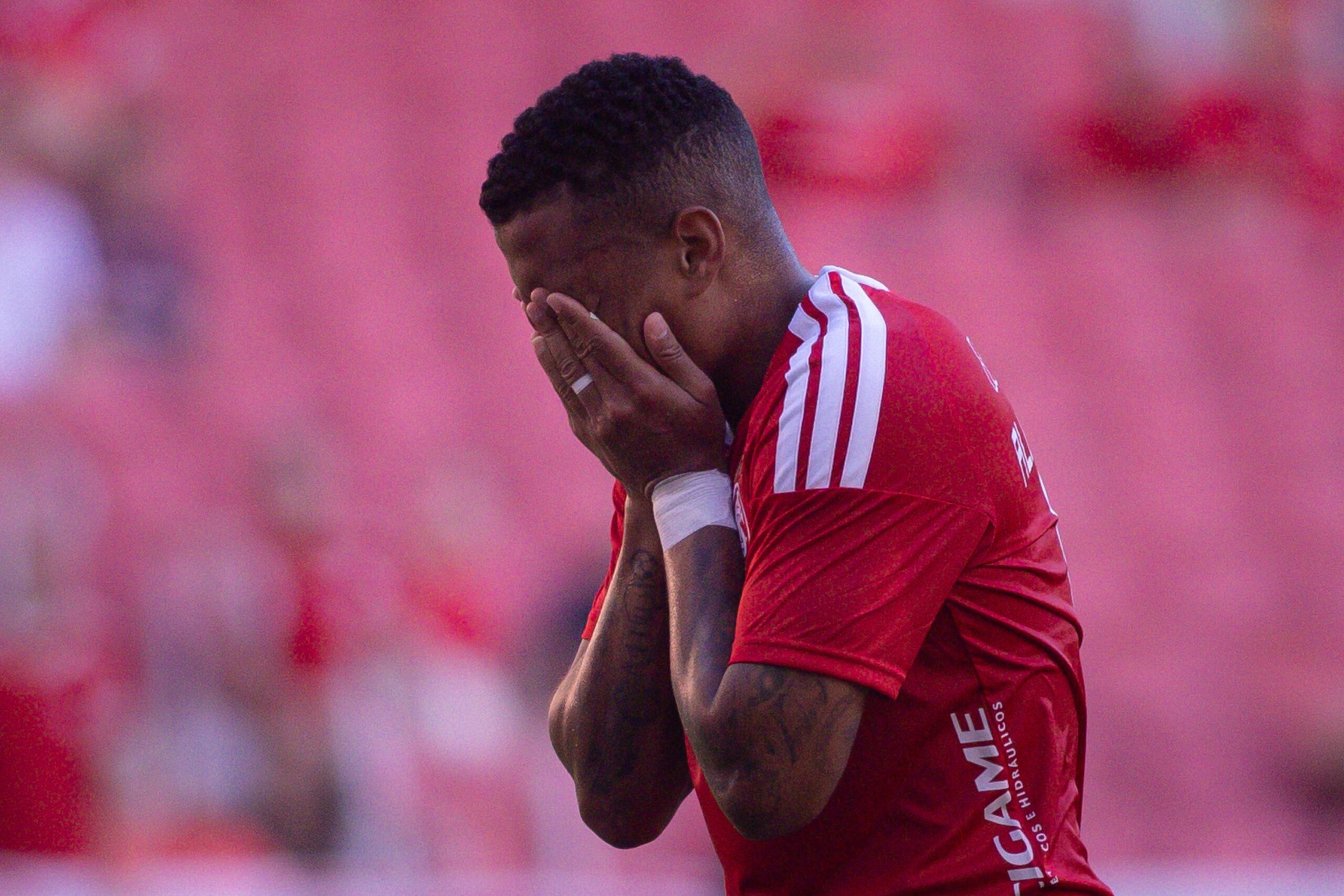 Jogo dos 7 erros: por que o Inter virou lanterna do Brasileirão