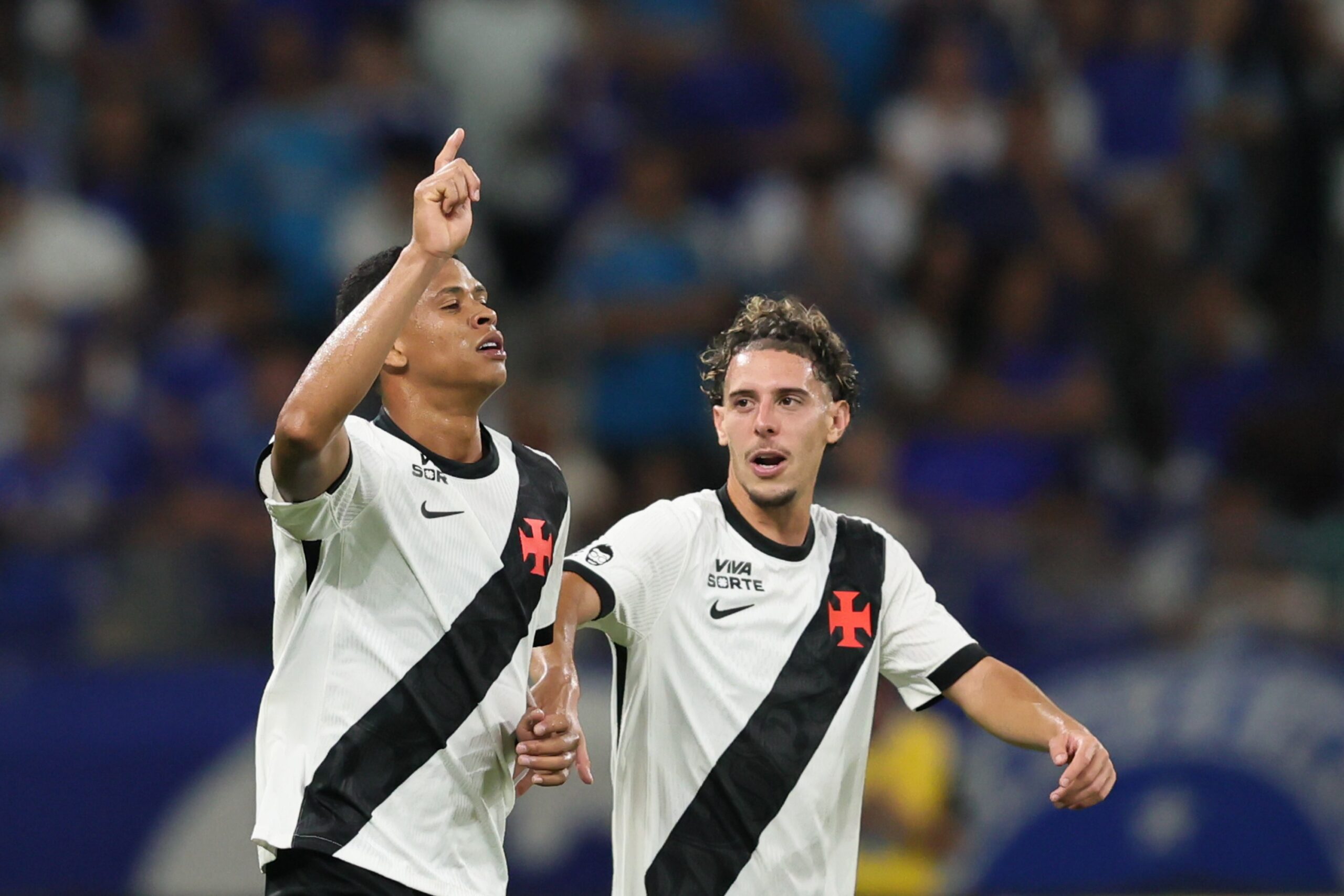 Atuações do Vasco: Barros vai de herói a vilão em empate contra o Cruzeiro; dê suas notas
