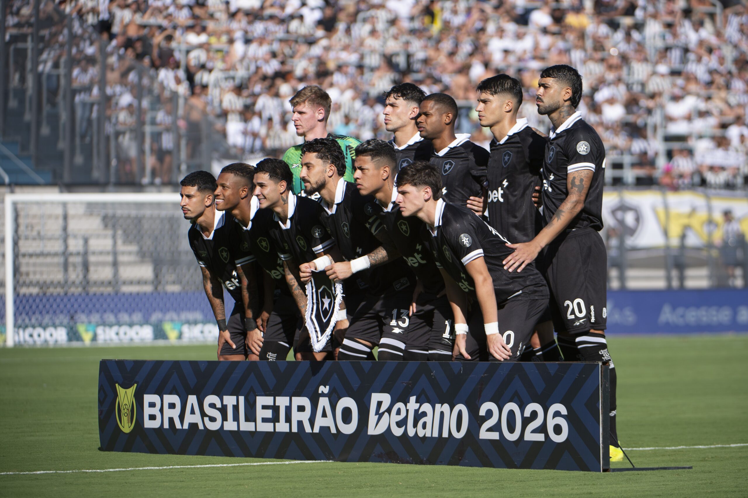 Em meio à crise, Botafogo se movimenta no mercado e inicia contatos com técnicos