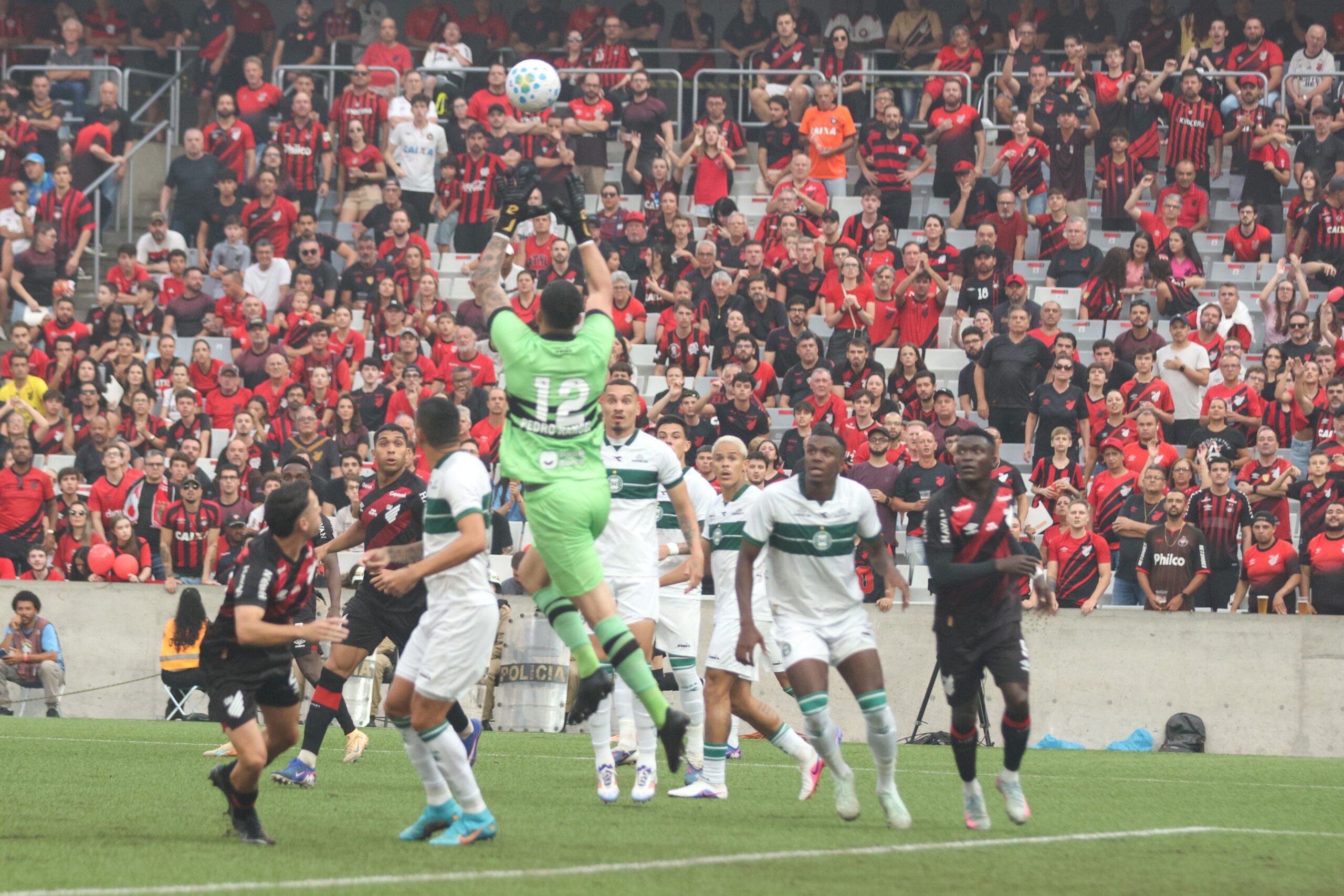 Atuações do Coritiba: defesa tem tarde de erros, e ataque é anulado no Athletiba; dê suas notas