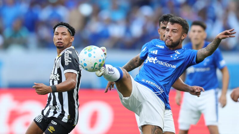 Análise: Cuca adota “feijão com arroz” em início no Santos, e xerife na zaga é primeira boa notícia