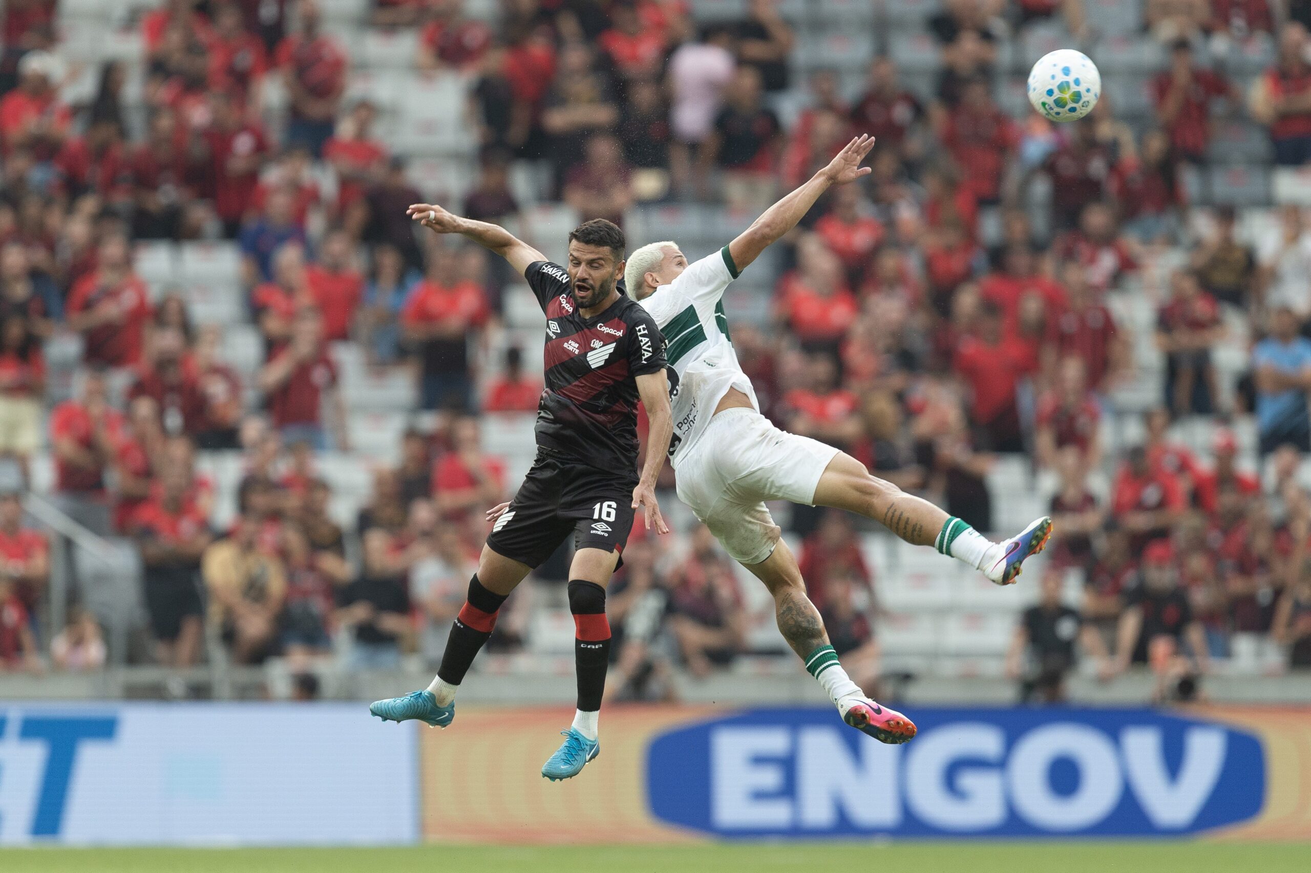 Athletico vê disputa pela titularidade acirrar em mais de uma posição após o Athletiba