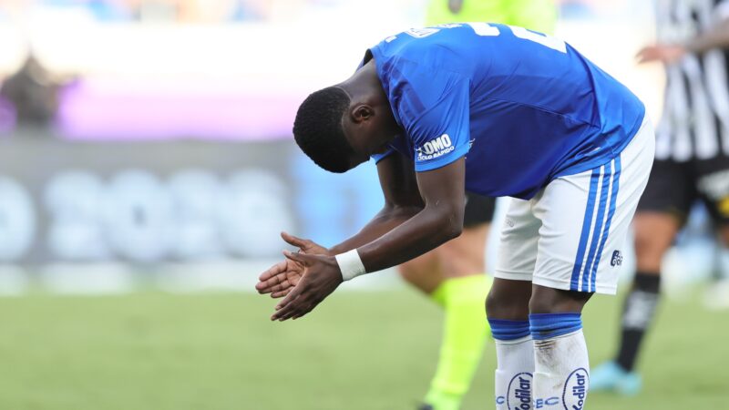 Análise: Cruzeiro afunda no Brasileirão e amplia urgência de Artur Jorge para corrigir rota