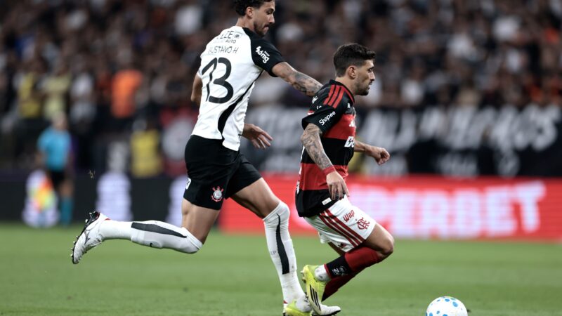 Gustavo Henrique critica árbitro e cobra melhora do Corinthians: “São muitos jogos sem vitória”