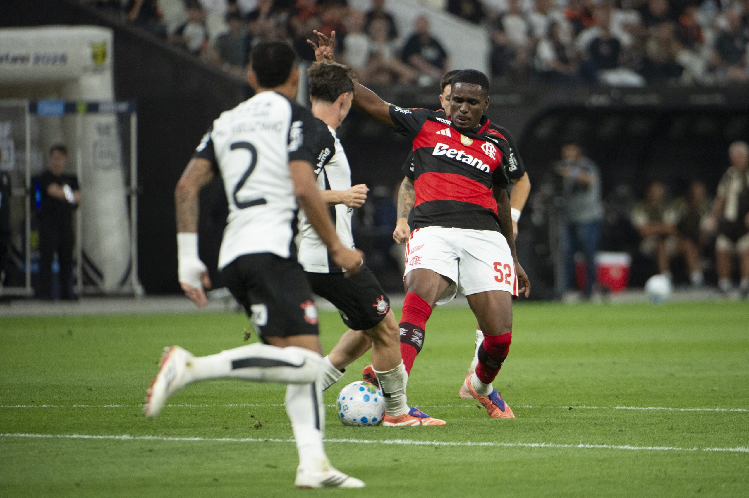 Atuações do Flamengo: Evertton Araújo é o pior, e Rossi, o melhor em empate; dê suas notas