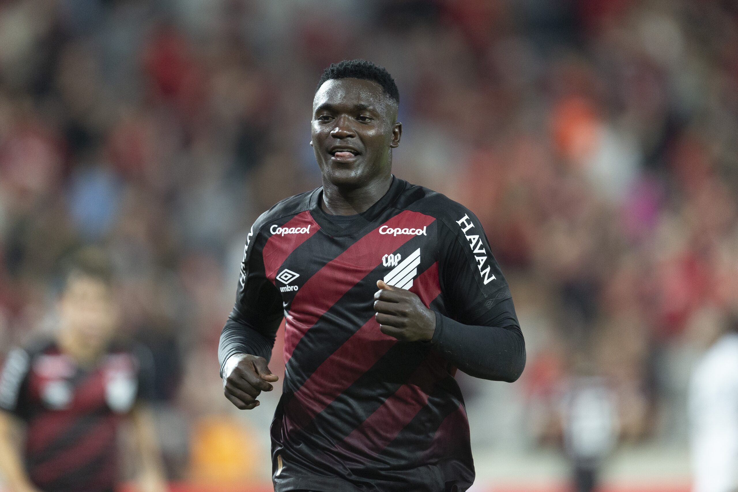 No Athletico, Viveros supera início de ano conturbado, assume artilharia e é elogiado: “Um cavalo”