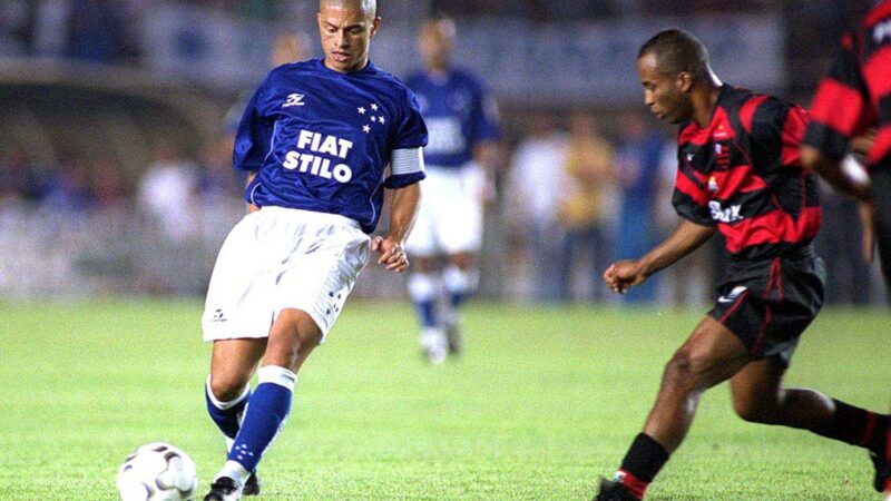 Bicampeão como jogador, Alex estreia no Athletic em jogo da Copa do Brasil; veja como foram os títulos