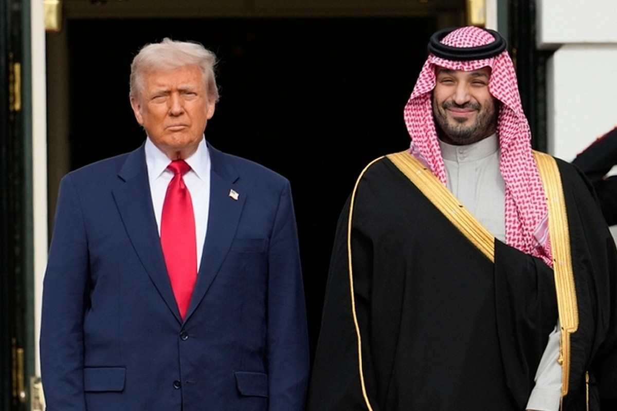 Príncipe da Arábia Saudita tem incentivado Trump a continuar guerra e destruir regime do Irã, diz jornal