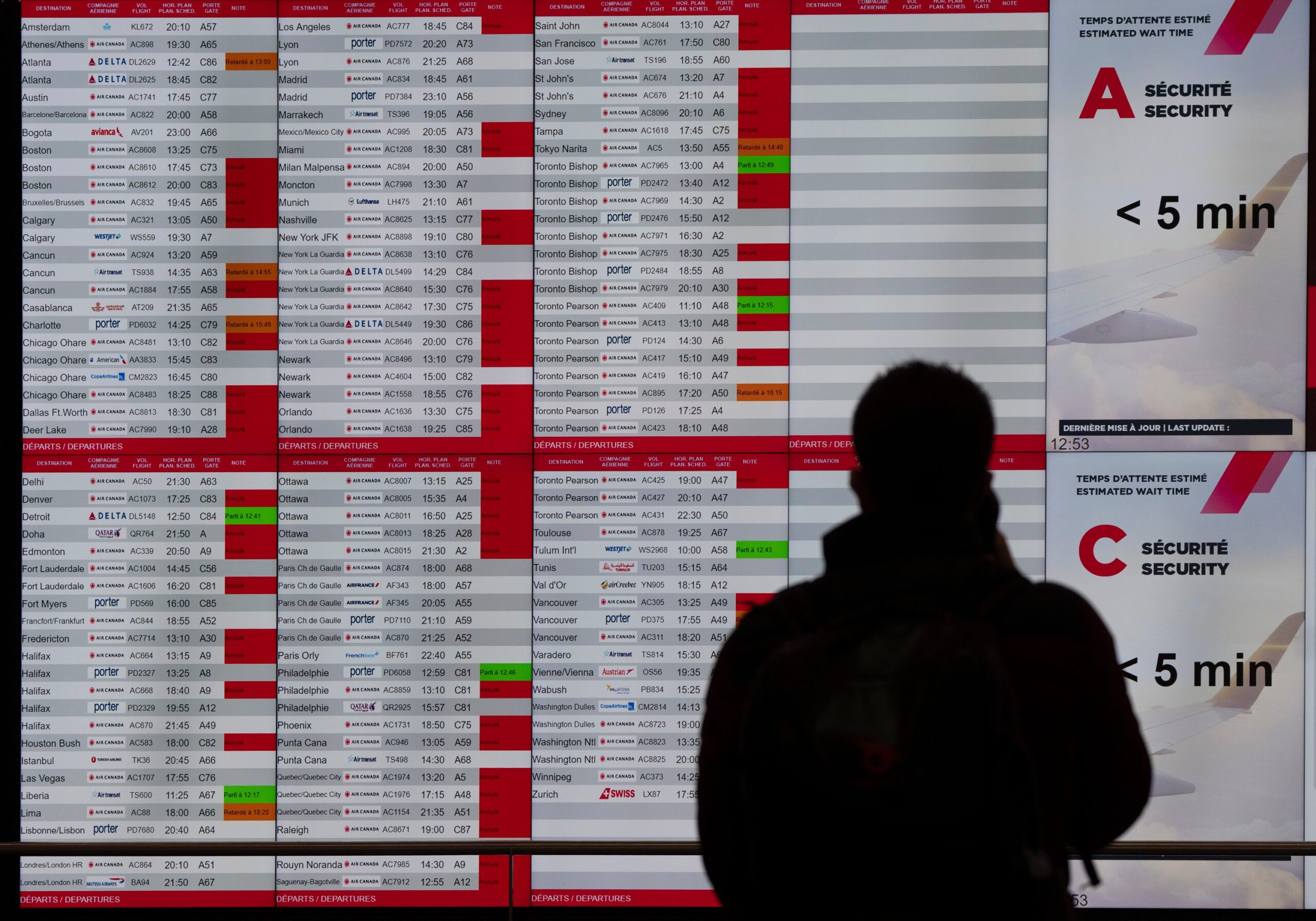 Pacote suspeito limita voos no Aeroporto de Montreal