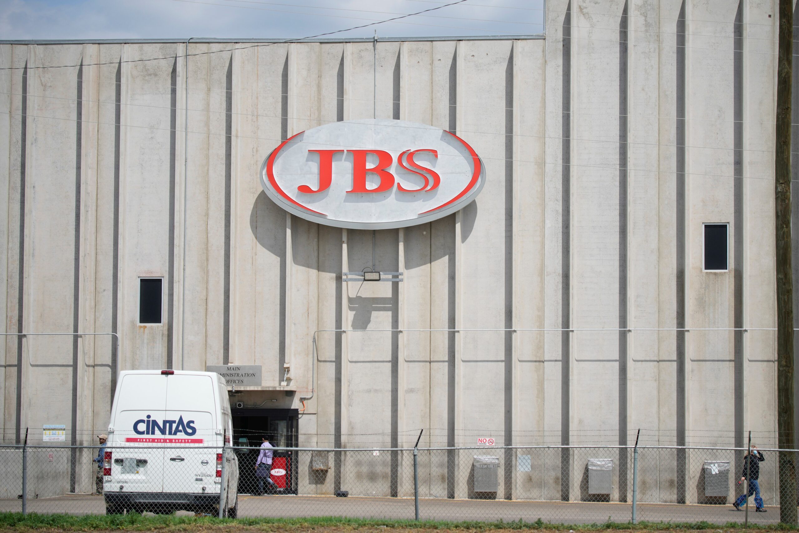 Trabalhadores da JBS nos EUA anunciam greve nesta segunda-feira