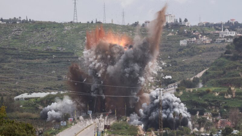 Israel ataca ponte estratégica no sul do Líbano; veja VÍDEO