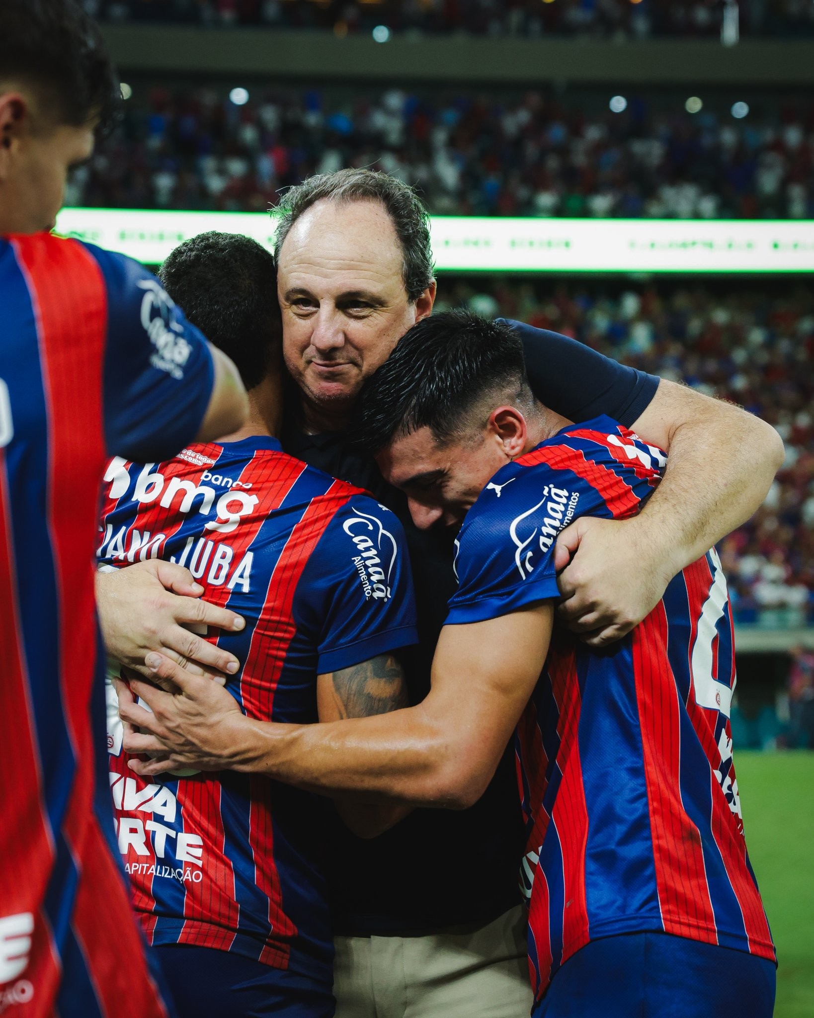 Campeão estadual pelo Bahia, Ceni chega ao décimo título na carreira e se junta a Tite, Abel e outros
