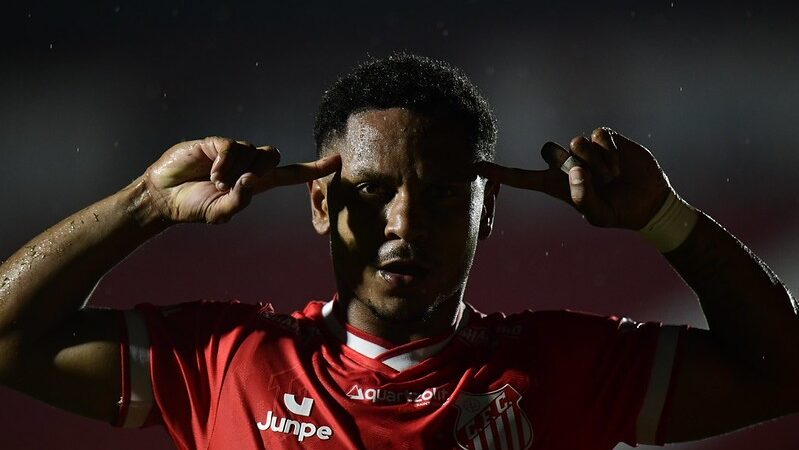 Ponte reforça elenco com Daniel Baianinho e chega a 10 contratações; veja as movimentações