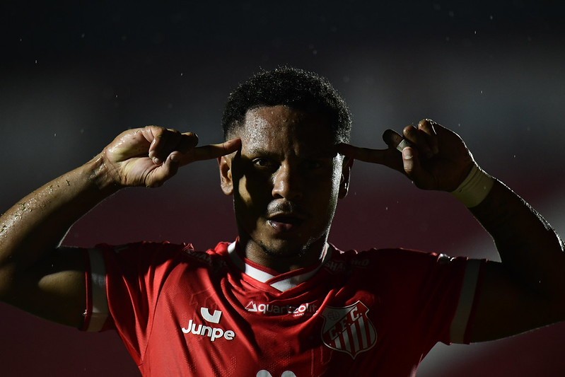 Ponte reforça elenco com Daniel Baianinho e chega a 10 contratações; veja as movimentações