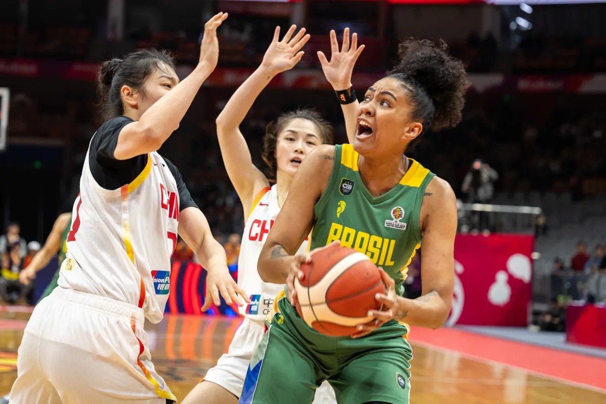 Brasil perde para a China e fica fora do Mundial feminino de basquete pela 3ª edição seguida
