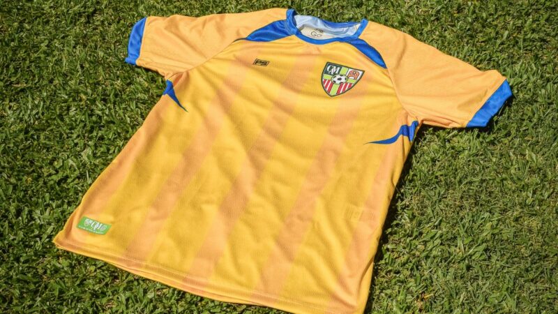 Camisa de clube da segunda divisão catarinense vira febre na Alemanha