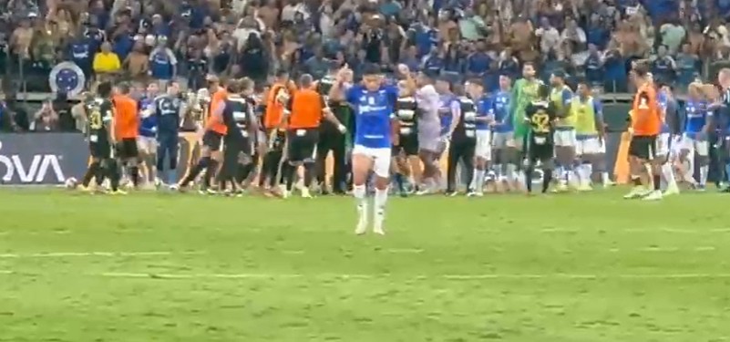 Cruzeiro x Atlético-MG: o que faziam os jogadores que não foram expulsos