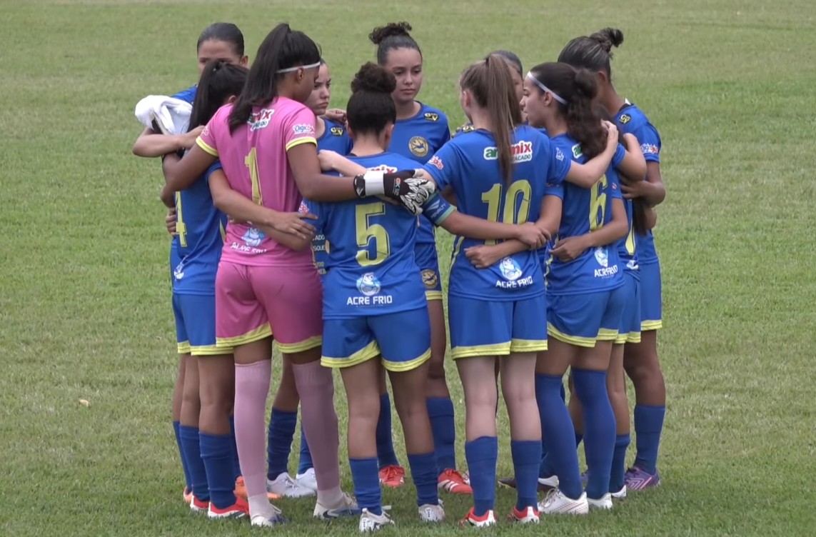 Craques do Futuro foca em treinos de marcação e finalização antes de jogo contra o Vitória