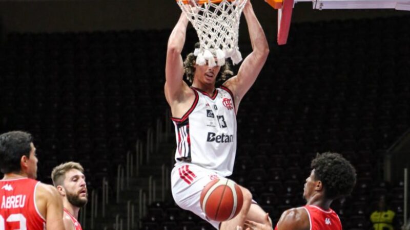 Flamengo vence o Paulistano, chega a 25 vitórias e reassume a vice-liderança do NBB