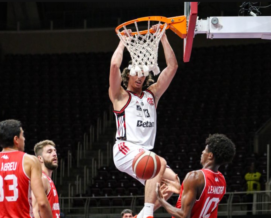 Flamengo vence o Paulistano, chega a 25 vitórias e reassume a vice-liderança do NBB