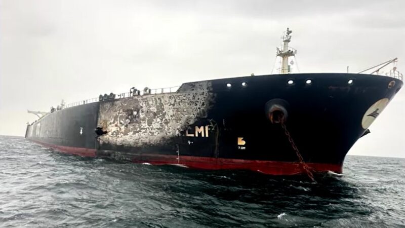 Irã incendeia petroleiro perto de Dubai após advertências de Trump