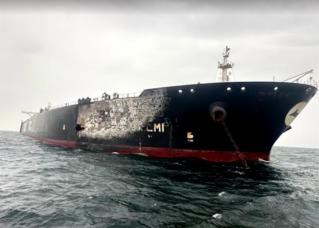 Irã incendeia petroleiro perto de Dubai após advertências de Trump