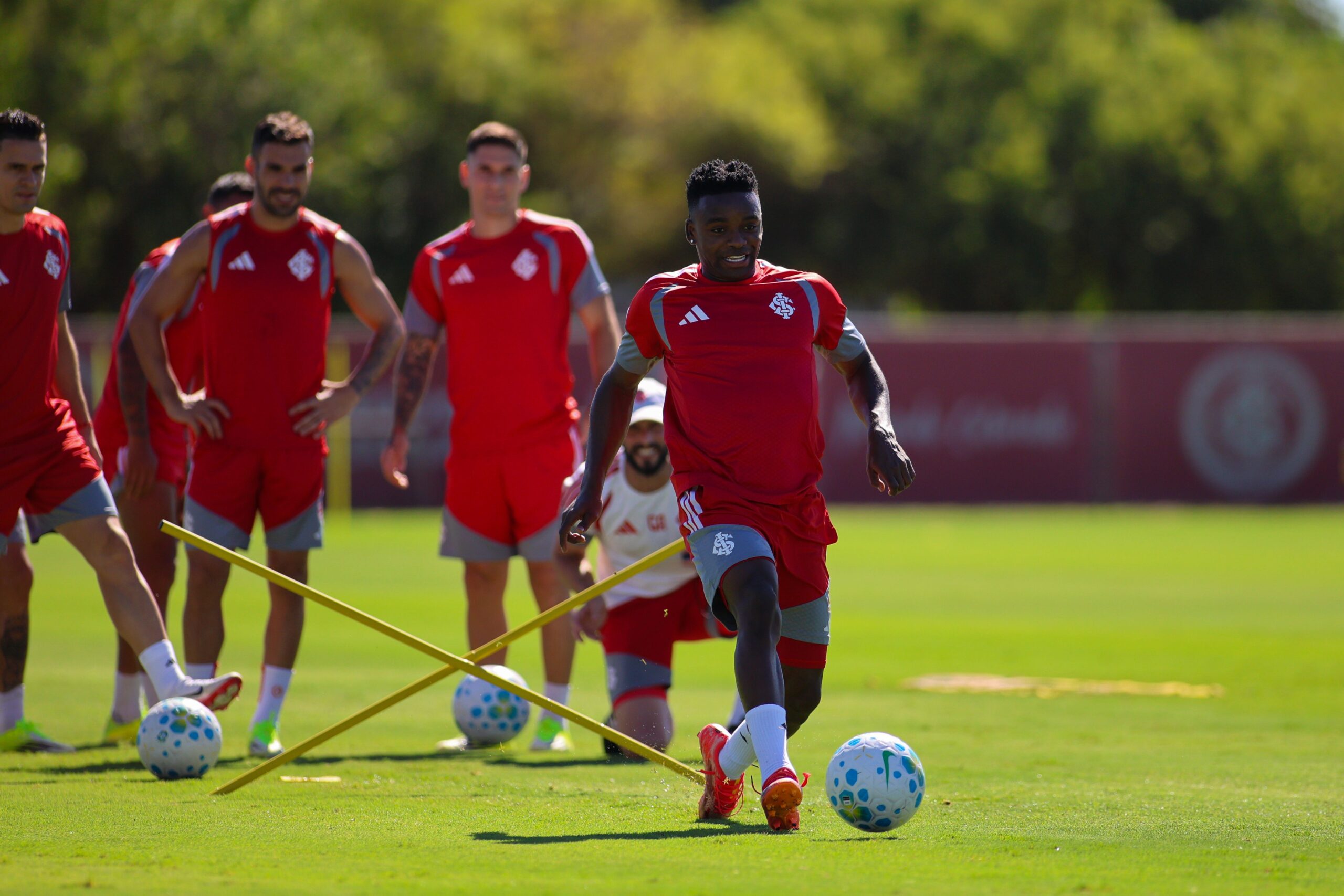 Escalação do Inter: Pezzolano recebe reforços e define time para encarar o São Paulo