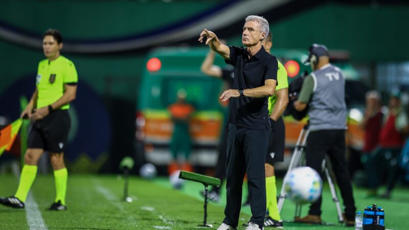 Após novo empate, Castro detalha objetivo do Grêmio no Brasileirão, mas evita promessa