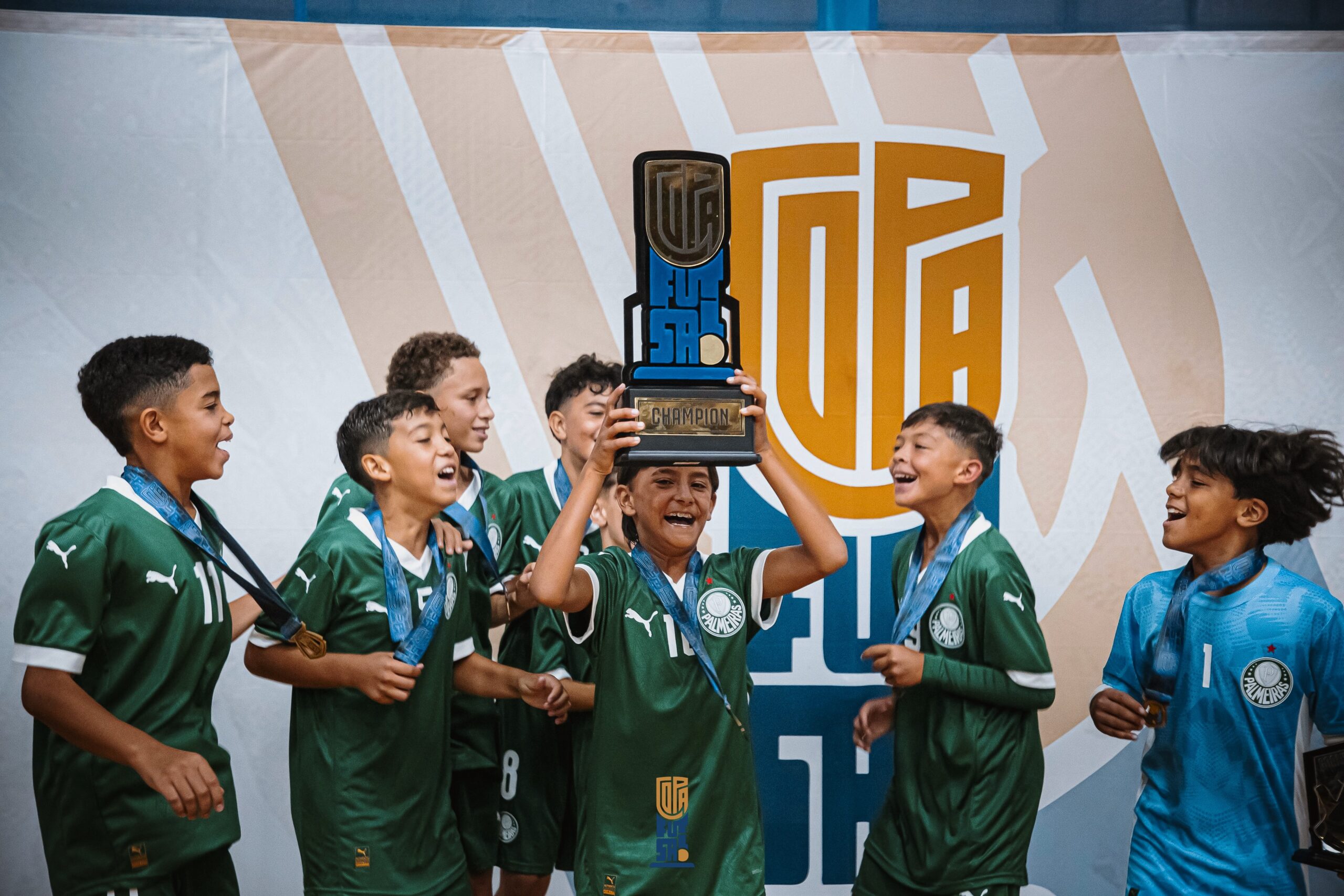 Conheça o Palmeiras sub-11 que goleou Barcelona, viralizou e tem dribles que chocaram gringos
