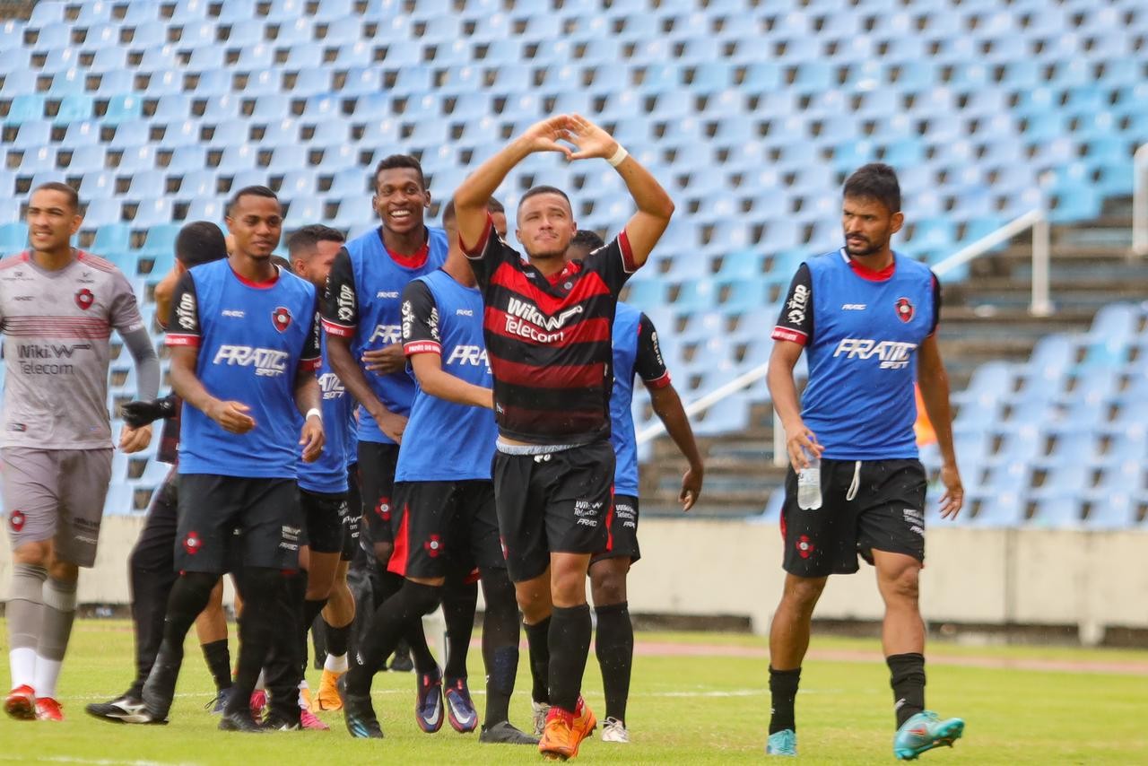 Moto anuncia contratação de Cleitinho para terceira passagem no clube