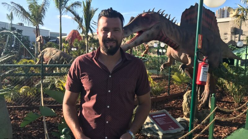 Empresas de Michel Teló e Thaís Fersoza ganham ações nos EUA contra ex-goleiro Doni